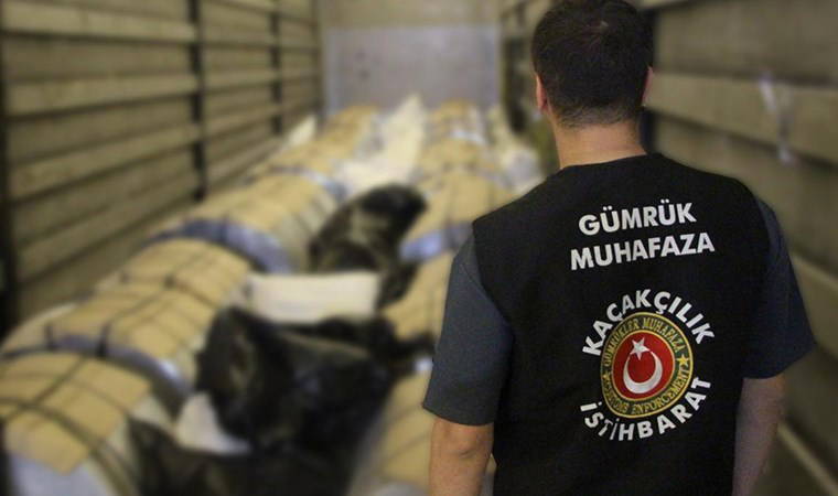 Piyasa değeri 13 milyon lira! İzmir'de 17 ayrı kaçakçılık operasyonu: 18 kişiye işlem yapıldı 1 piyasa degeri 13 milyon lira izmirde 17 ayri kacakcilik operasyonu 18 kisiye islem yapildi V961YXCS